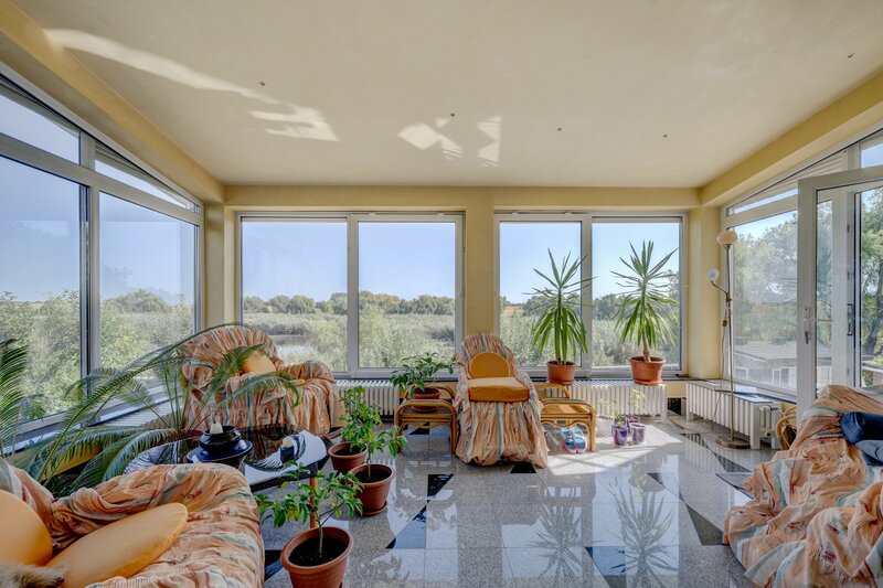 Corbeanca, Laguna Albastra