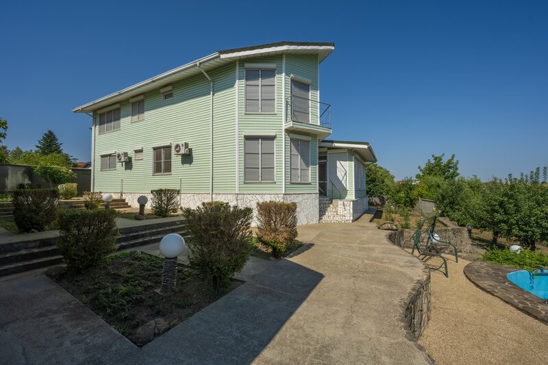 Corbeanca, Laguna Albastra